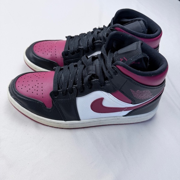 Nike Air Jordan 1 Mid \'Bred Toe main image 5